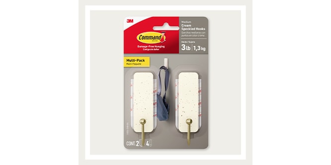Command™ Medium Cream Speckled Hooks
