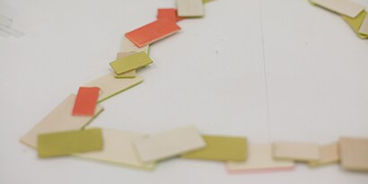 Use outline to form wreath
