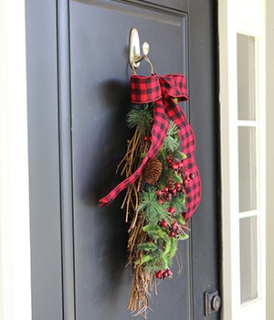 Outdoor Holiday Front Door Display Wreath From The Front Door Remove Command Outdoor Large Brushed Nickel Metal Hook And Adhesive Strips Packaging Separate