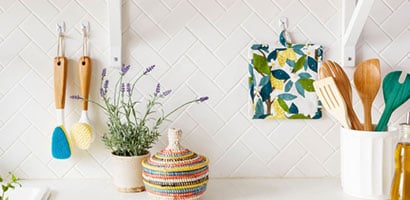 5 DIY Projects to Make 1 Super Organized Kitchen